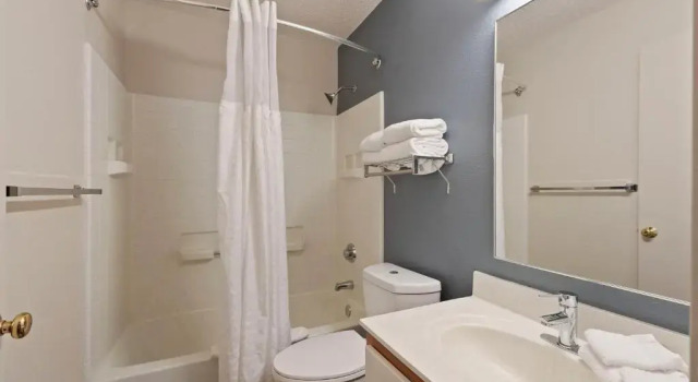 Студия Extended Stay America - Charlotte - University Place - E. McCullough Dr.