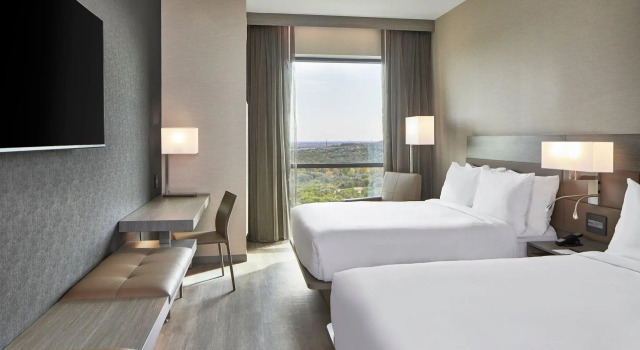 Четырёхместный номер Standard AC Hotel by Marriott Austin Hill Country