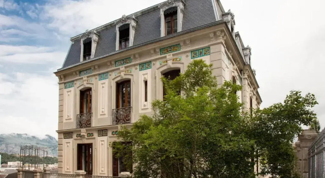 Villa Saint Enogat, Забронировать Вилла Виллы Овернь-Рона-Альпы, Вилла