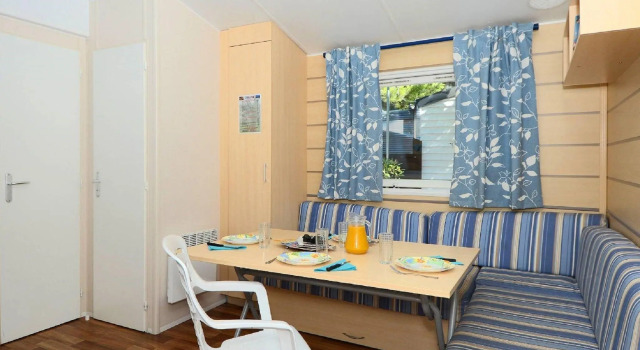 Cozy chalet with terrace in a wooded area close to Agde