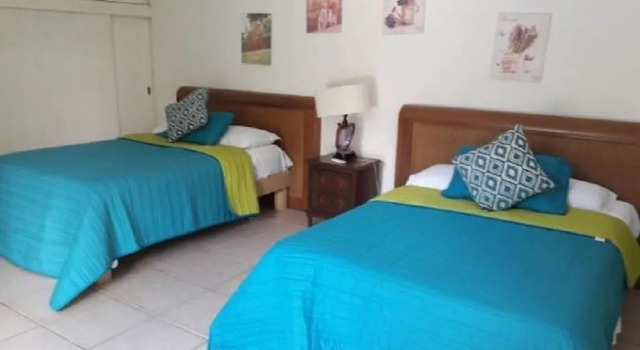 Villa Airport B&B