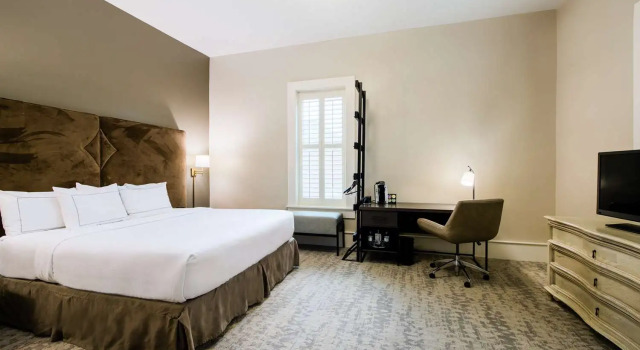 Двухместный люкс c 1 комнатой Hotel Florence, Tapestry Collection by Hilton