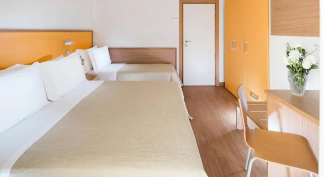 Трёхместный номер Standard с балконом Hotel Sampaoli