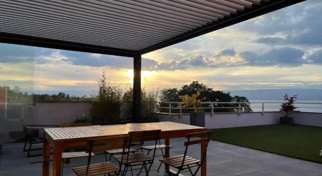 Апартаменты IMMODREAMS - L'Attik with lake views and 80m2 terrace
