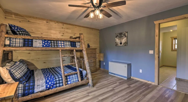 Lazy Beaver Lodge Pagosa Cabin w/ Deck, Fire Pit, Đặt Nhà nghỉ dưỡng Pagosa Springs 
