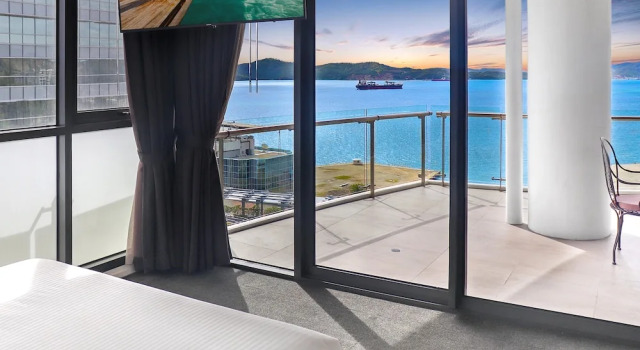 Люкс с видом на гавань Crowne Plaza Residences Port Moresby by IHG