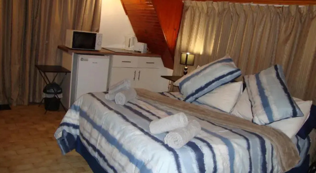 Trafalgar Chalets - Unit 3, Book Chalet Trafalgar Durban South Coast