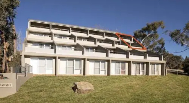 Cascades 18/3 Kurrajong Street