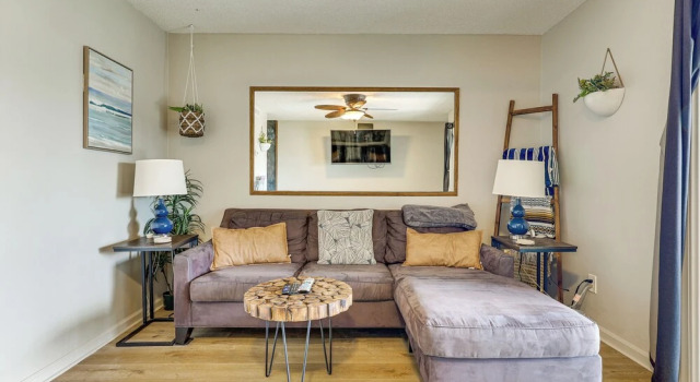 Cozy Carolina Beach Condo w/ Ocean Views!, Забронировать Отель Каролина-бич Уилмингтон, рядом с Odysea Surf and Kiteboard School