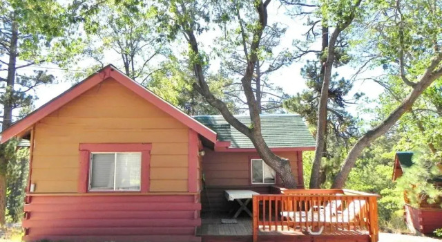 Четырёхместный номер Standard Oak Knoll Lodge