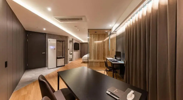 Люкс с видом на озеро Brown Dot Hotel Seosan