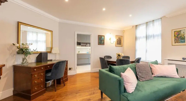 Beautiful 2 bed apt in Mayfair, Close to Tube, Забронировать Отель Отели Лондона 3 звезды, рядом с Tryon &amp; Swan Gallery, 3*