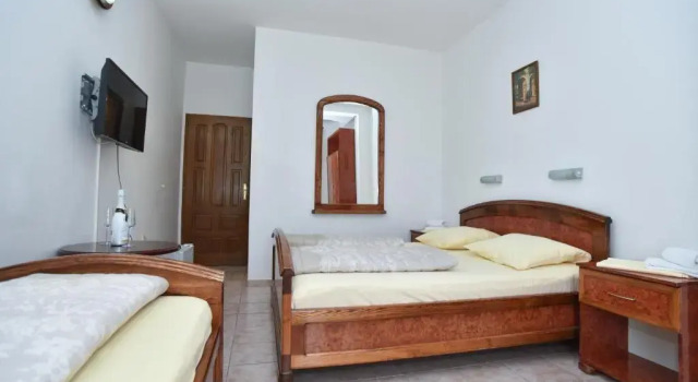 Трёхместный номер Standard с балконом Hotel Grbalj