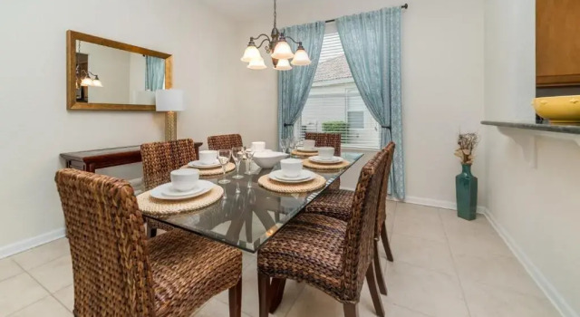 2566 Archfeld Blvd, Забронировать Отель Отели Селебрейшн с парковкой, рядом с Mystic Dunes Golf Club, Парковка