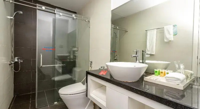Одноместный номер Standard с балконом Becamex Hotel Thu Dau Mot