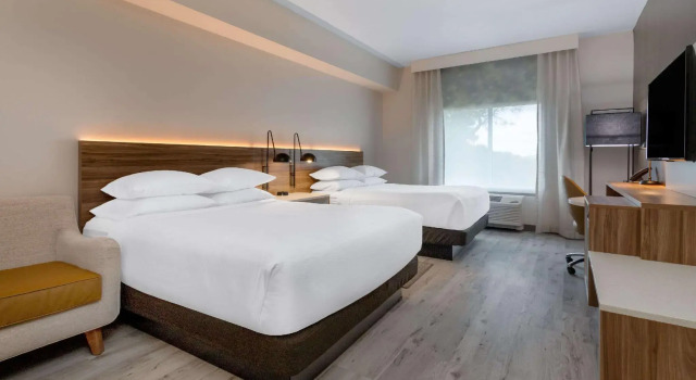Четырёхместный номер Standard Wyndham Garden Orlando Airport