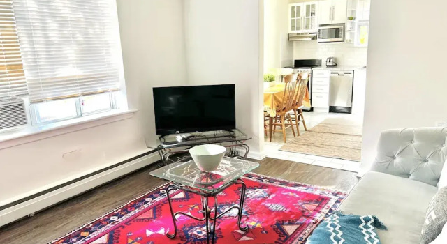 Elegant Brand New Apartment in Central Burlington, Varaa Huoneisto Burlington 