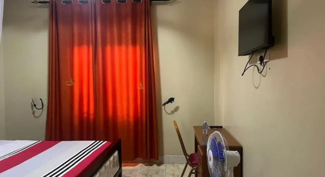 Tek Country Gardens Buwama, Buchen Sie Hotel Buwama Uganda
