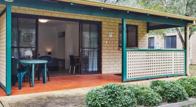 Трёхместная студия RAC Busselton Holiday Park