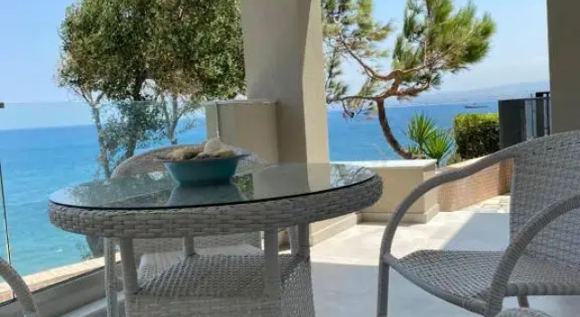 Апартаменты Beautiful House in Front of the Sea