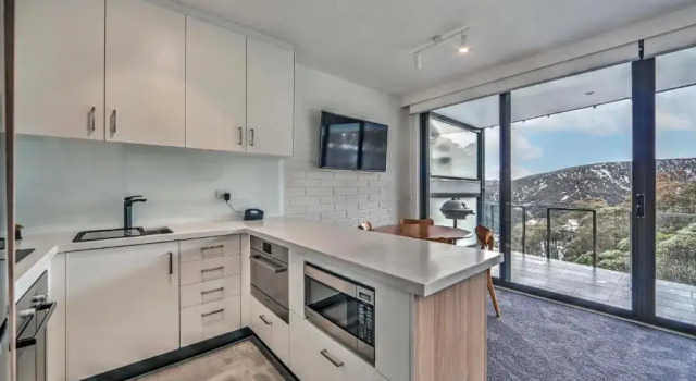 Апартаменты Snow Ski Apartments 23