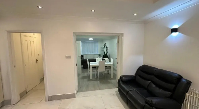 Comfortable and Stylish 3BD House in Luton