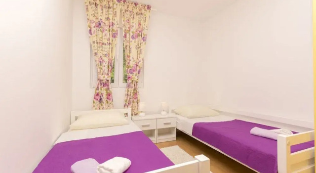 Apartment Petea, Book Lejlighed Hoteller i Split Region med parkering, Parkering