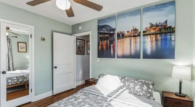 Bluebird Bungalow Chic Home, Quiet Neighborhood, Book Vacation Home Nashville Tennessee