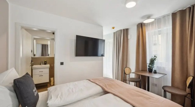 Люкс с балконом Limehome Nuremberg Celtisplatz