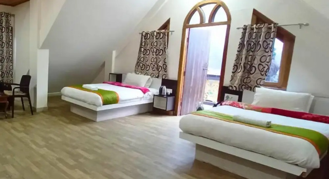 Negócio quarto Ziro Palace Inn