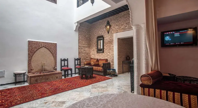 Riad Dar Merzouga, Забронировать Отель Отели Марракеш-Тенсифт-Эль-Хауз с парковкой, Парковка
