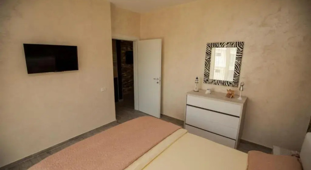 Golden Apartment 2, Varaa Huoneisto Hotellit Mamaia-Sat pysäköinnillä, Pysäköinti