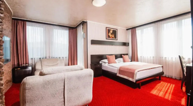 Люкс Prezident Hotel Novi Sad - Outdoor Pool & Spa