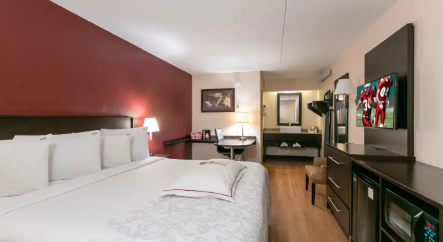 Двухместный номер Premium Red Roof Inn PLUS+ Pittsburgh South - Airport
