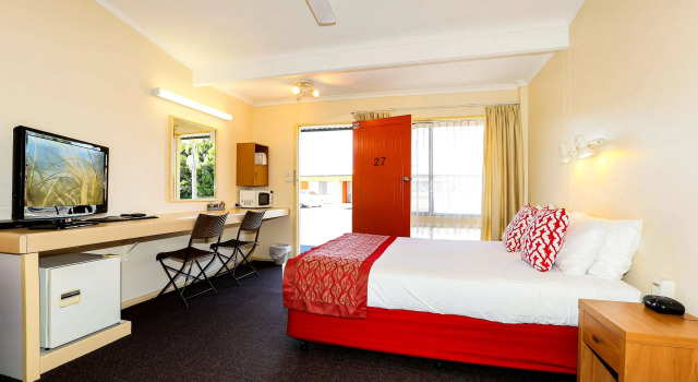 Трёхместный номер Standard Comfort Inn Premier