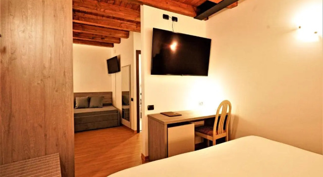Трёхместный номер Standard Hotel James Joyce