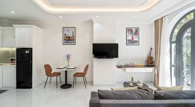 Люкс The Royal Hotel & Apartment - Phu My Hung