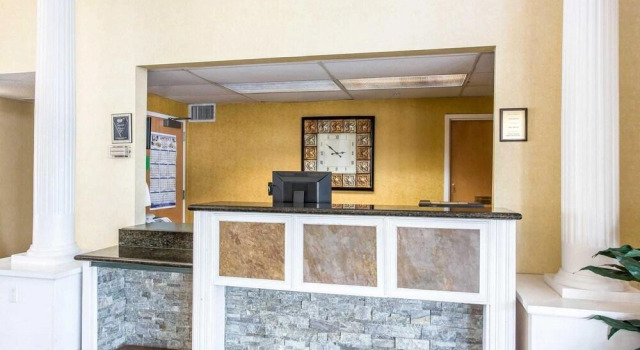 Comfort Inn - Chattanooga, Забронировать Отель Чаттануга Теннесси, рядом с Кладбище конфедератов Silverdale