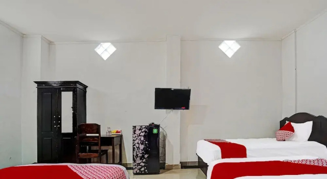 OYO Life 91984 Taufik Kost Syariah, Book Hotel Prabumulih Sumatra