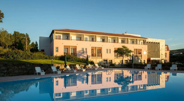 Hotel Amoras, Rezervasyon Otel Beira Interior Sul havuzlu oteller, Yüzme Havuzu
