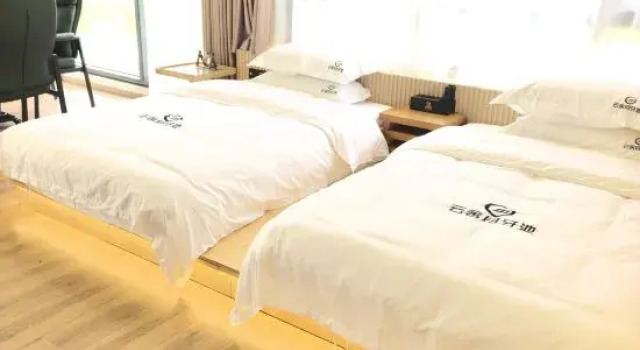 Mount Fanjing Yun She Crescent Pool Homestay, Rezerwuj Hotel Taiping Guizhou