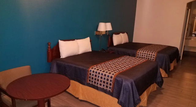 Четырёхместный номер Deluxe Texas Inn Downtown McAllen