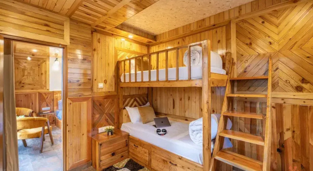 Deluxe Vierer Zimmer Zostel Kotgarh