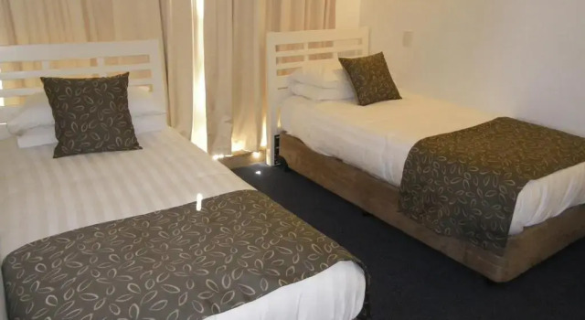 Апартаменты с 2 комнатами с видом на океан Pacific Surf Absolute Beachfront Apartments