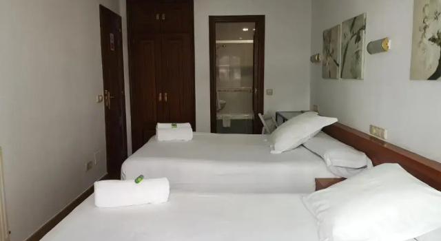 Трёхместный номер Standard Hostal Carbonara