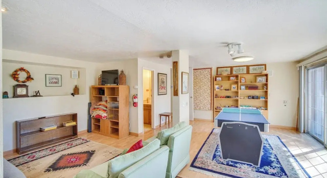 Коттедж Quaint Big Bear Home w/ Hot Tub: 4 Mi to Skiing!