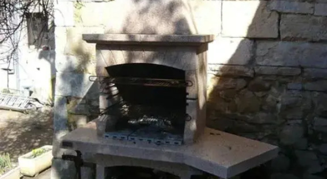 Petit appart dans dépendance château Salavas