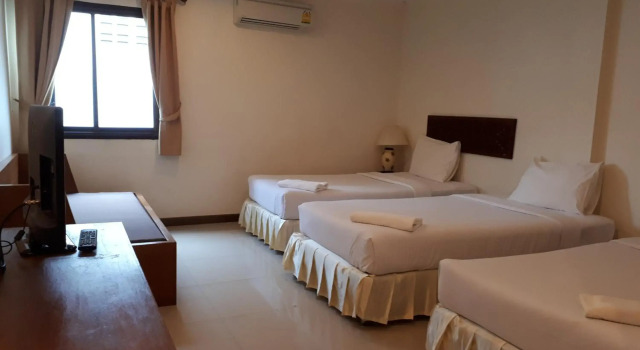 Nathon Residence Hotelโรงเเรมหน้าทอนเรสซิเด้นท์, Забронировать Отель Отели Южного Таиланда с парковкой, Парковка