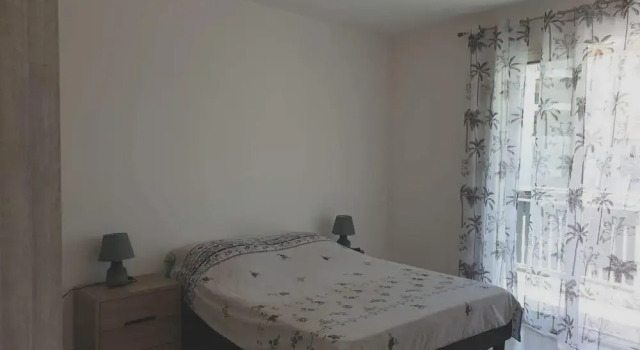 House With 2 Bedrooms in Saint-denis, With Furnished Terrace and Wifi, Book Hotel Hotels in Saint-Denis with Parking, near Trinity Park, Parking