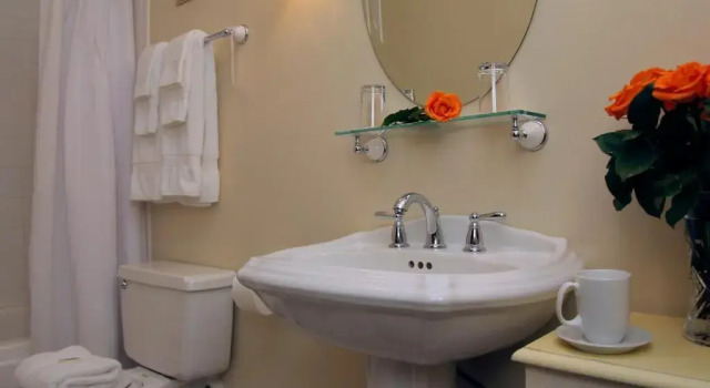 Четырёхместный номер Standard Victorian Inn